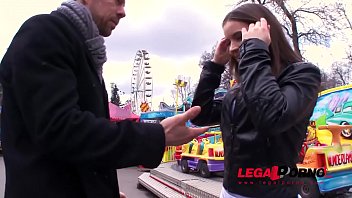 Anal Evelina Darling picked up in amusement park & assfucked 3on1 SZ1283