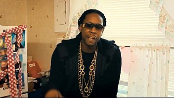  2 Chainz - Birthday Song (Explicit) ft. Kanye West - YouTube