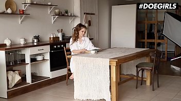 Fingering DOEGIRLS - #Mary Rock - Bored Russian Teen Plays With Pussy On Kitchen Table