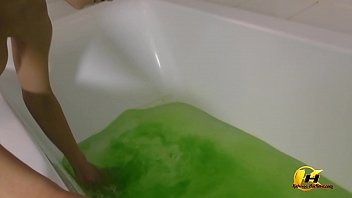 Big-clit Katerina Hartlova Boobs and Clit play in tub full of sticky gelatin