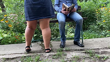 Pissing Big ass milf pee next to me in the park on a bench