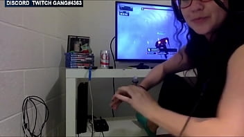 Gamer-girl Twitch Streamer Downblouse Nip Slip In Dress 207