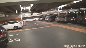 Blowjob Public Creampie Fick am Flughafen