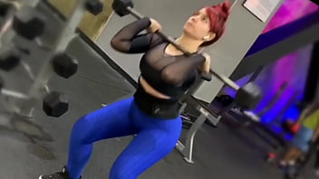 Sexy Así entrena su cuerpo