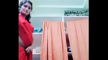 Telugu Swathi naidu showing her body and wearing red saree