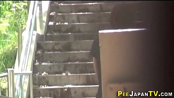 Pissing Kinky asian teen peeing