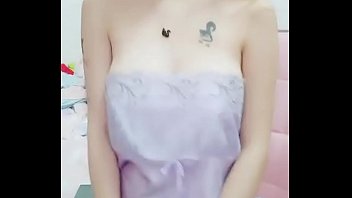 Emo-gay Em China live show hàng cực ngon